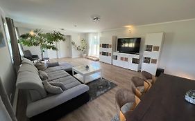 Platz für die ganze Familie - Bungalow mit großem Grundstück